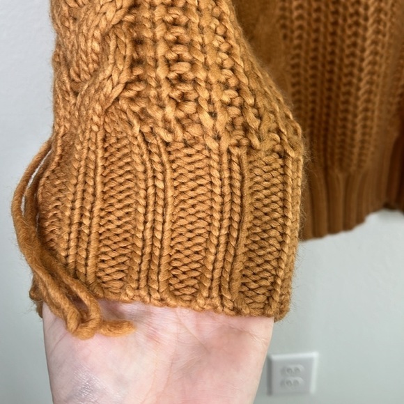 Lulus Cable Knit Fringe Oversized Mini Dress NWT Size Small - Picture 7 of 10